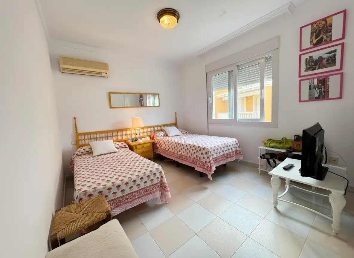 Habitación de Casa adosada en venta en Dénia con Aire acondicionado, Calefacción y Jardín privado