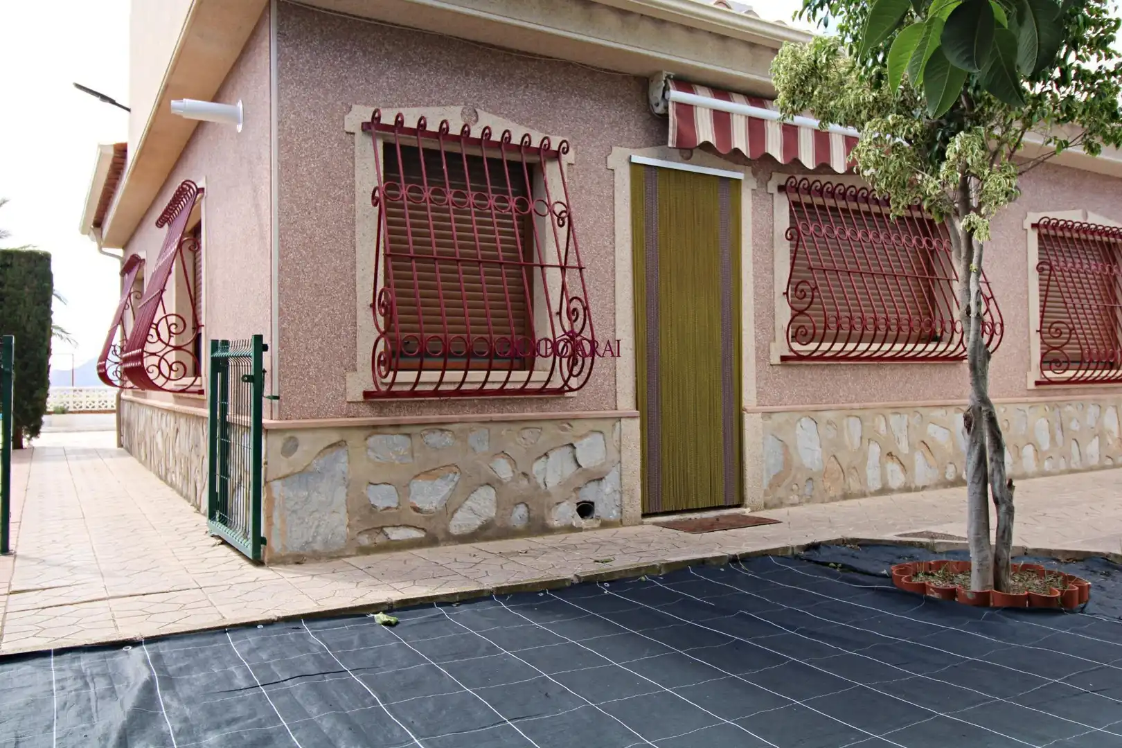 Vista exterior de Casa o xalet en venda en Alicante / Alacant amb Aire condicionat, Calefacció i Jardí privat