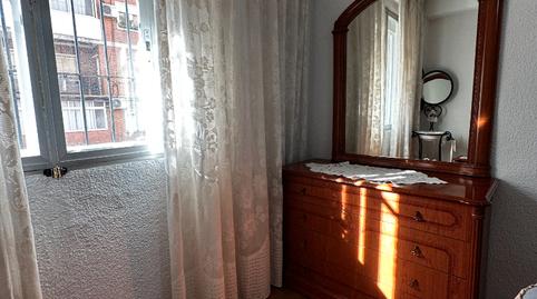 Foto 4 de Estudi de lloguer a Calle San Urbicio, Reyes Católicos, Madrid