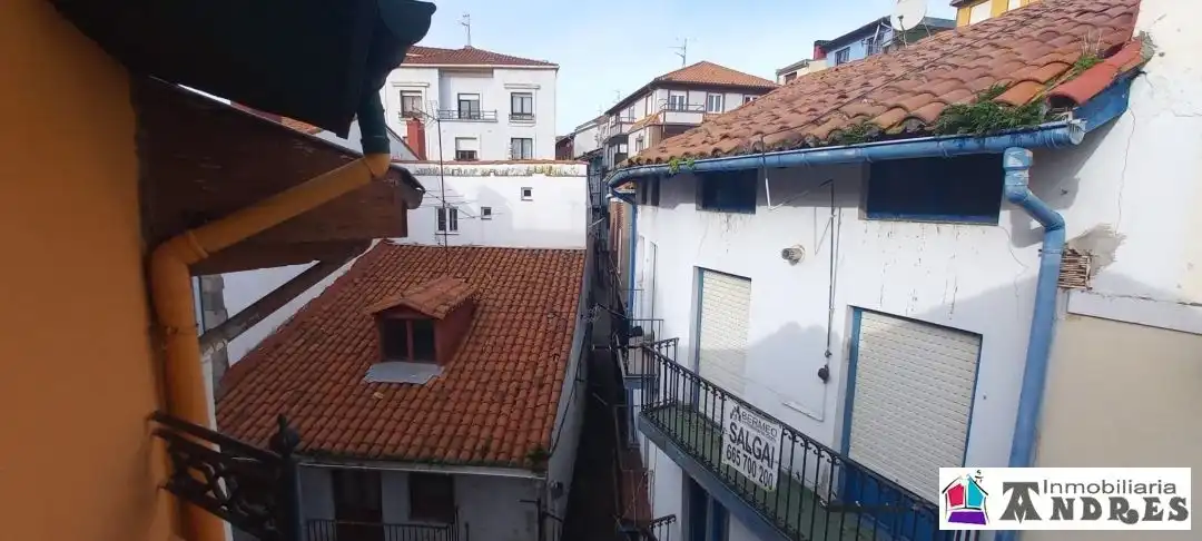 Vista exterior de Edificio en venta en Bermeo