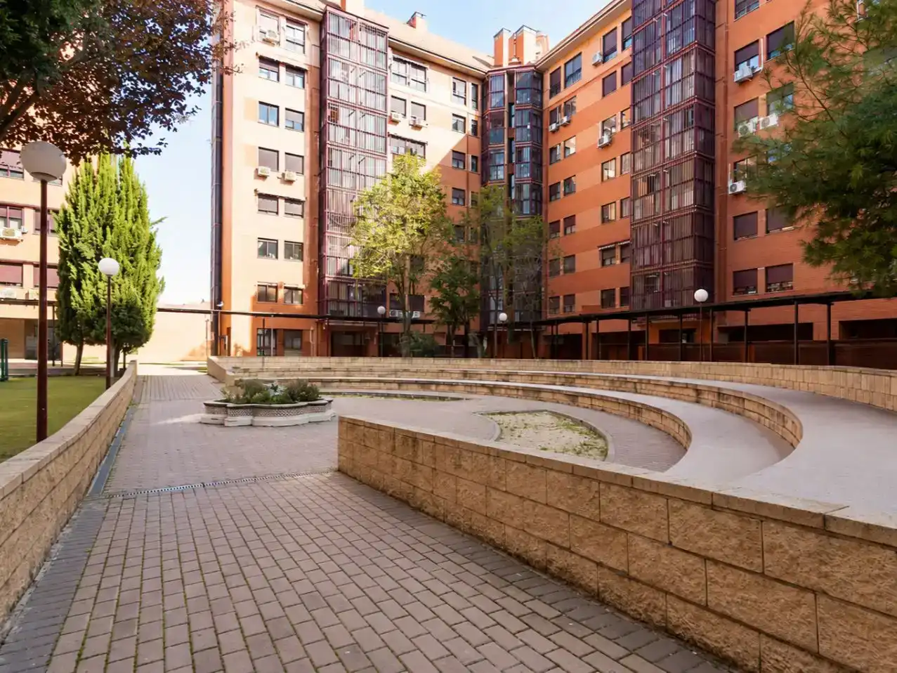 Vista exterior de Pis en venda en  Madrid Capital amb Aire condicionat, Piscina i Balcó