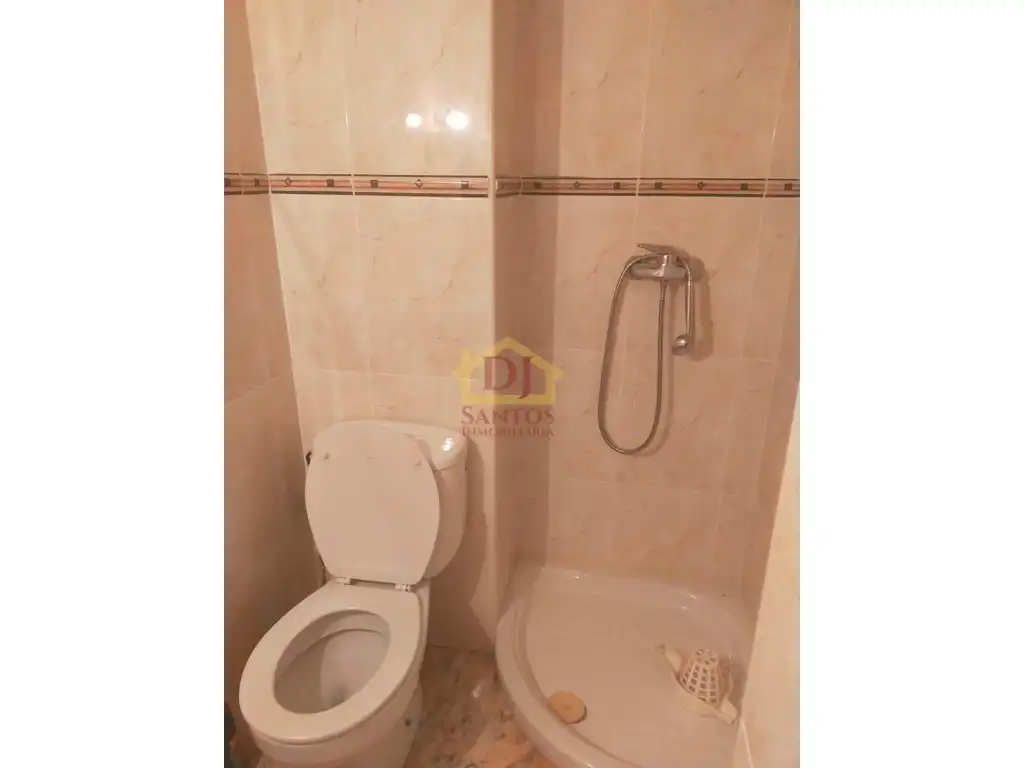 Baño de Piso para compartir en Salamanca