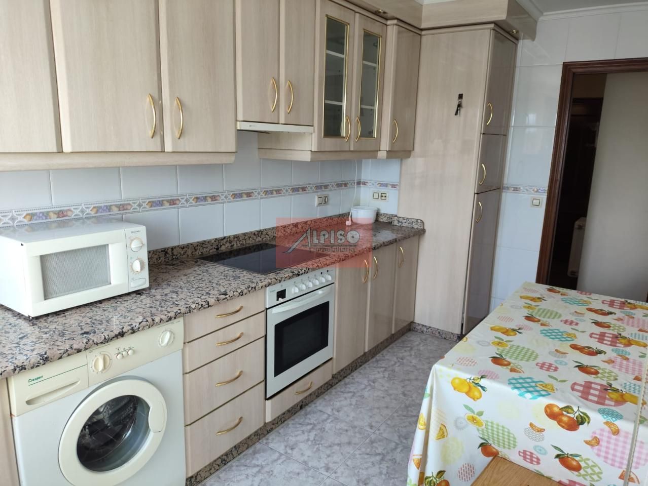 Cocina de Piso en venta en Ourense Capital  con Calefacción, Parquet y Amueblado
