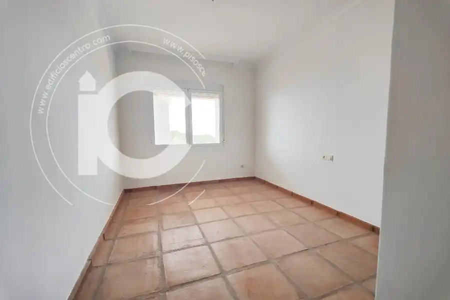 Chalet con piscina en venta en marina del este, imagen 9
