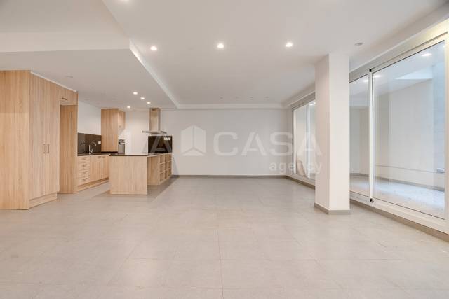 Local comercial en Venta en Calle VALENCIA en Sagrada Família