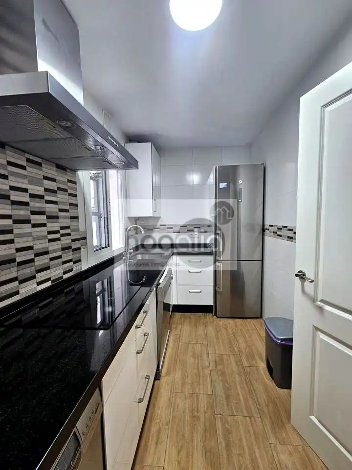 Küche von Wohnung zur Miete in Sevilla mit Klimaanlage, Terrasse und Möbliert