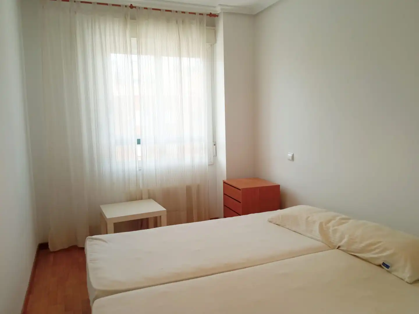 Dormitori de Pis en venda en Burgos amb Calefacció, Parquet i Terrassa