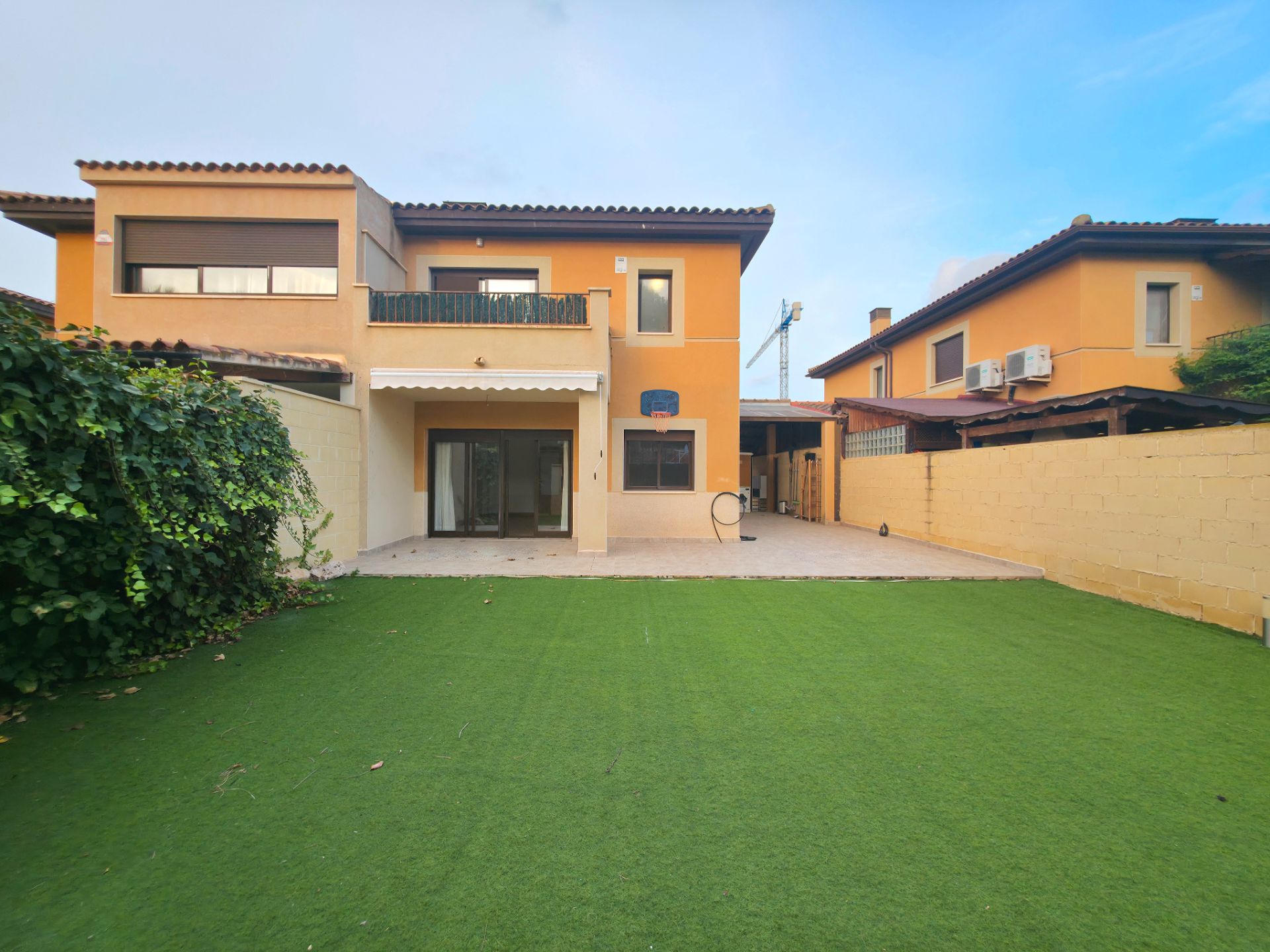 Casa adosada en venda a Carrer de l'Ossa Menor, 6, Almajada - Ravel