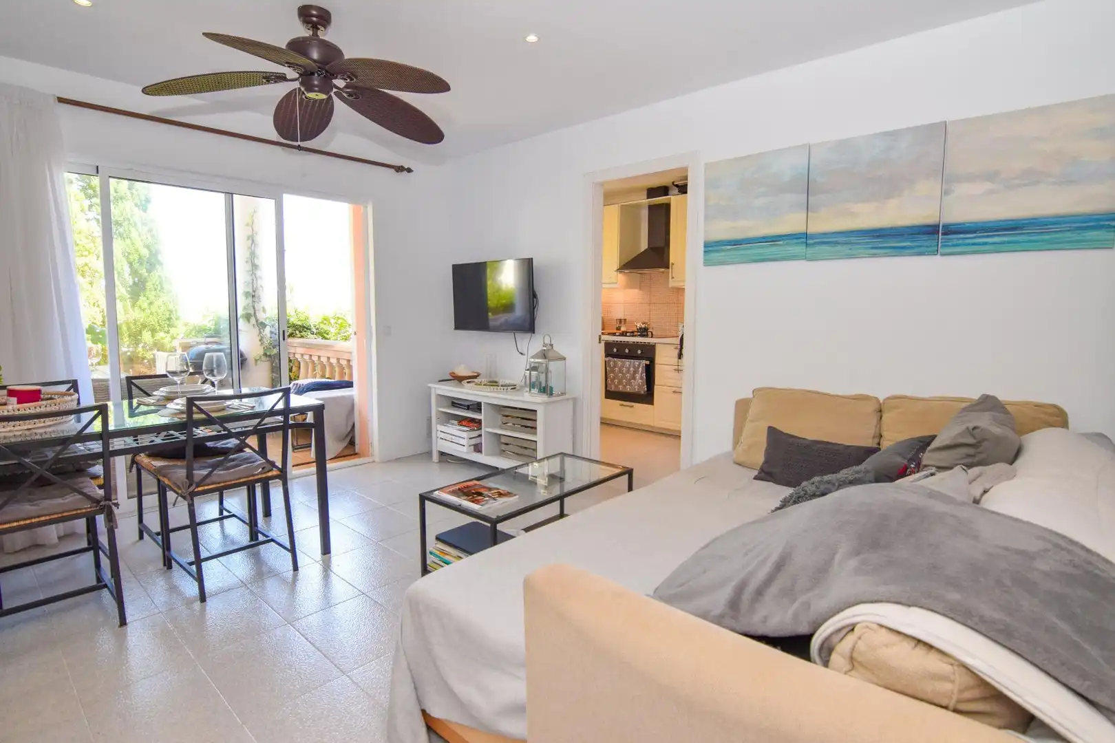 Wohnzimmer von Wohnungen zum Verkauf in Artà mit Klimaanlage, Heizung und Terrasse