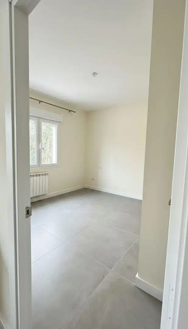 Schlafzimmer von Einfamilien-Reihenhaus zum Verkauf in Castrillón mit Heizung und Terrasse