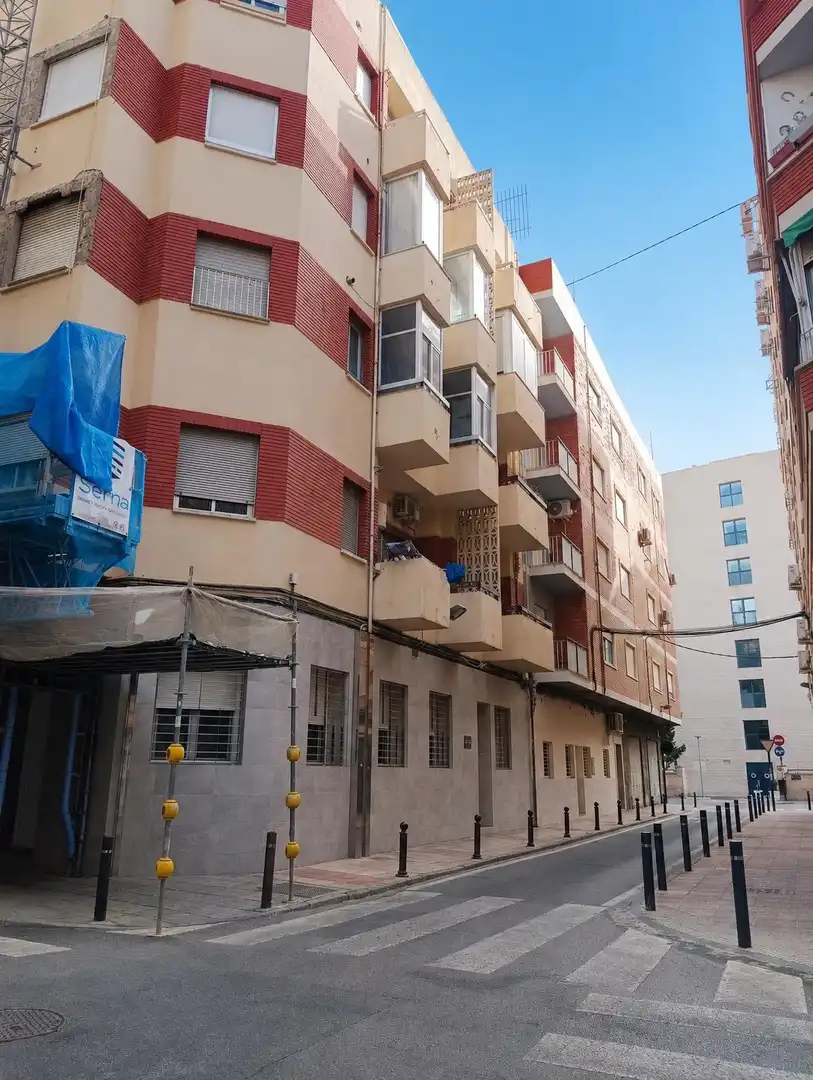 Vista exterior de Pis en venda en Murcia amb Terrassa i Balcó
