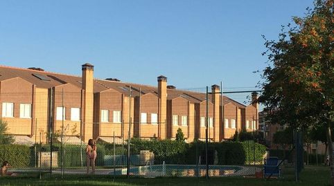 GRAN OPORTUNIDAD! DÚPLEX DE 200 m2 CON PISCINA, JARDÍN, GARAJE Y TRASTERO POR SOLO 104.999