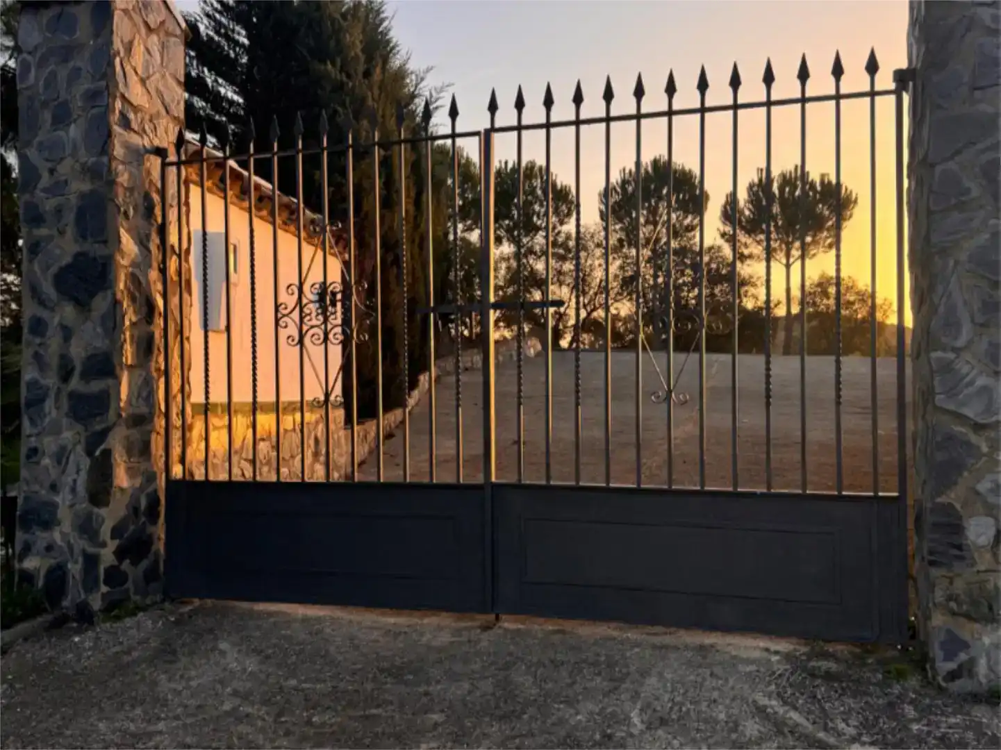 Vista exterior de Finca rústica en venta en El Madroño con Aire acondicionado, Jardín privado y Parquet