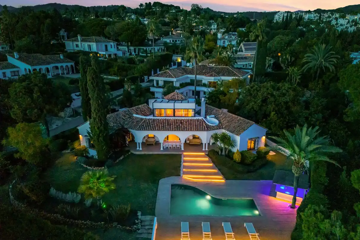 Vista exterior de Casa o chalet en venta en Marbella con Piscina