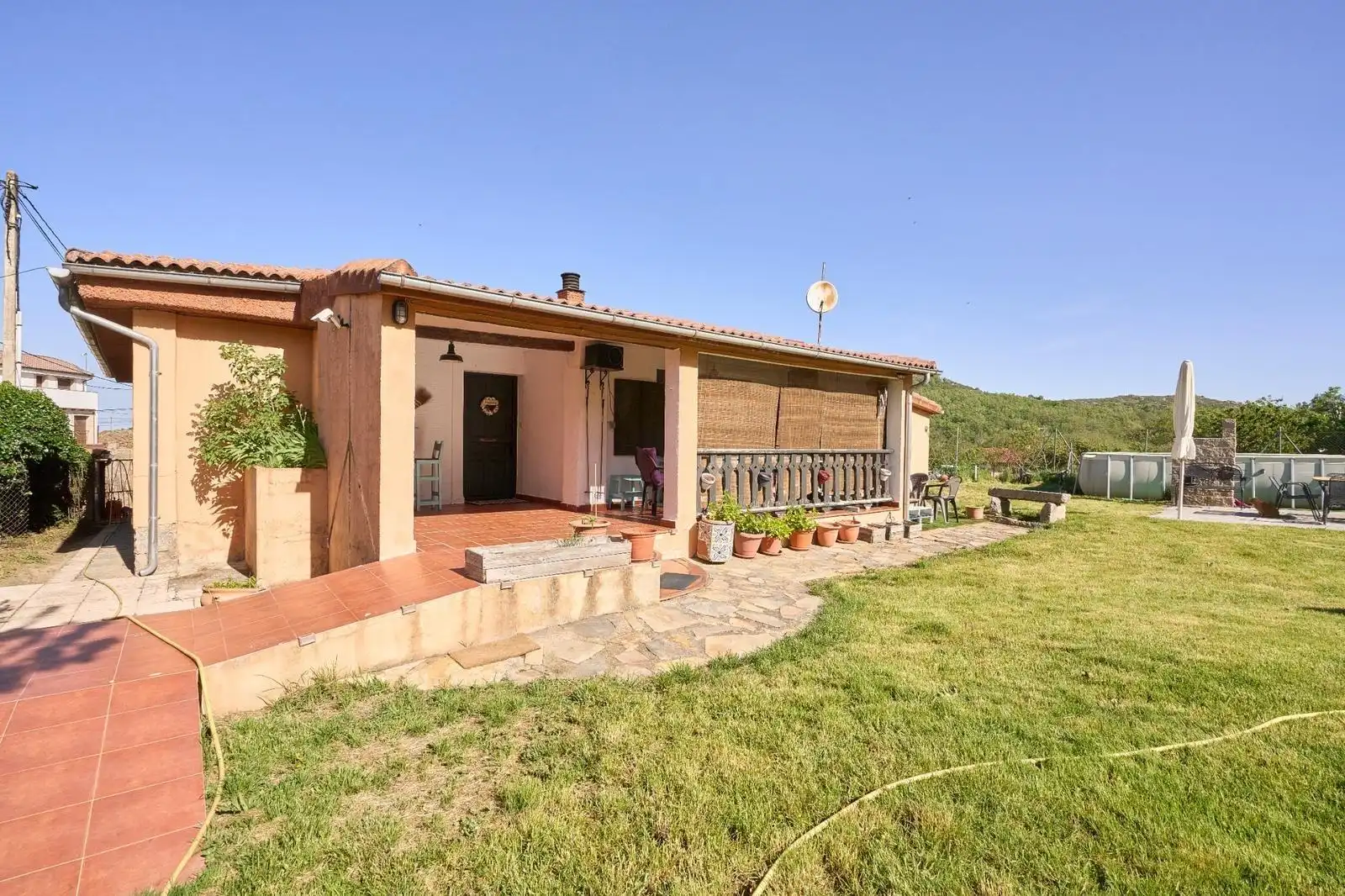 Außenansicht von Haus oder Chalet zum Verkauf in Béjar mit Schwimmbad