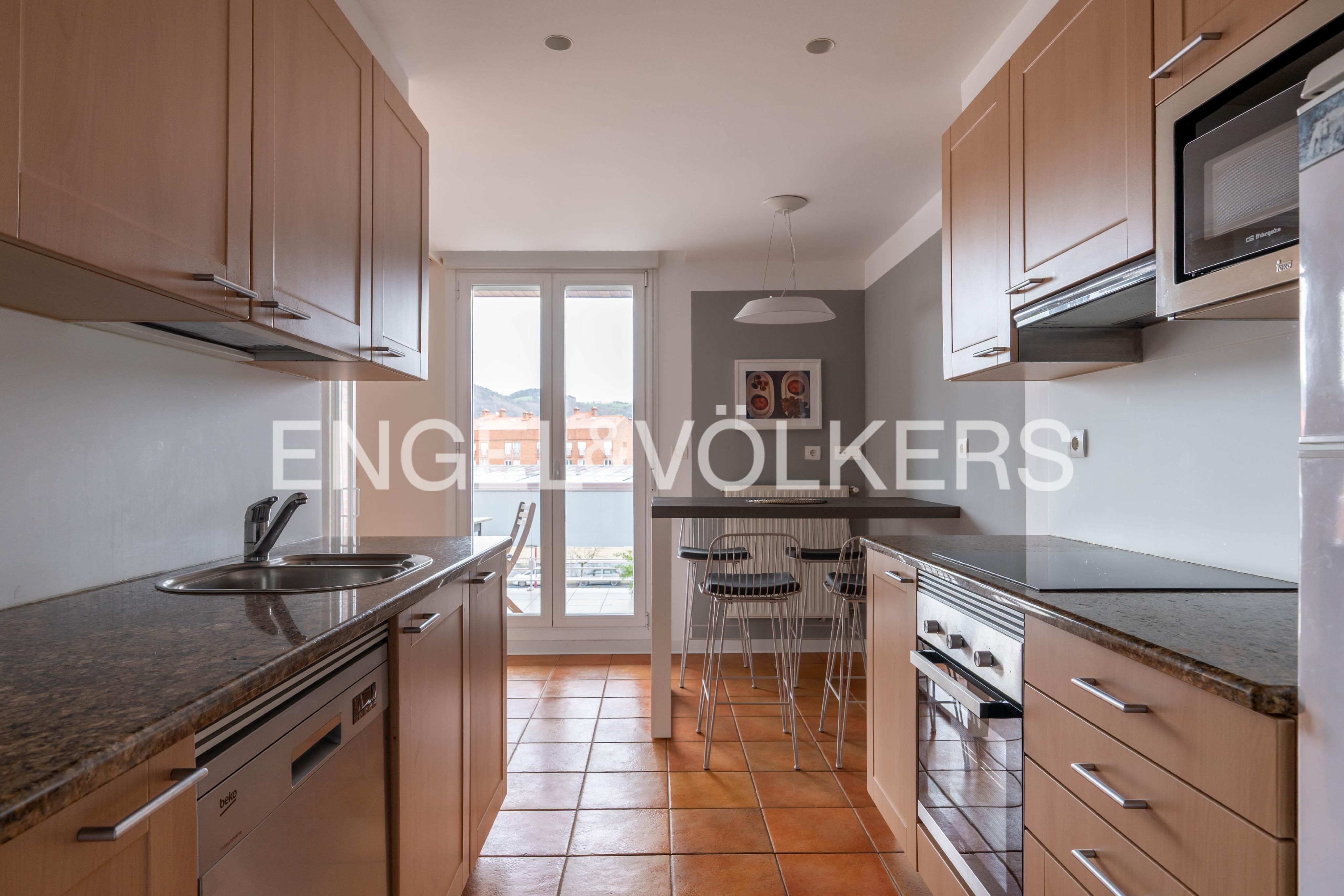 Cocina de Piso en venta en Zumaia con Calefacción, Terraza y Trastero