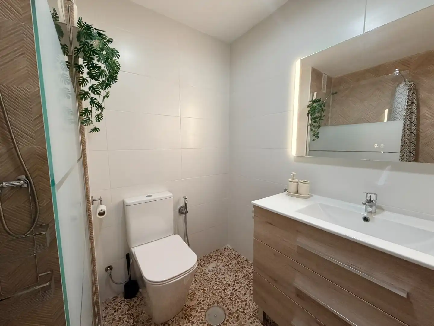 Baño de Piso de alquiler en Cartagena con Aire acondicionado, Terraza y Amueblado