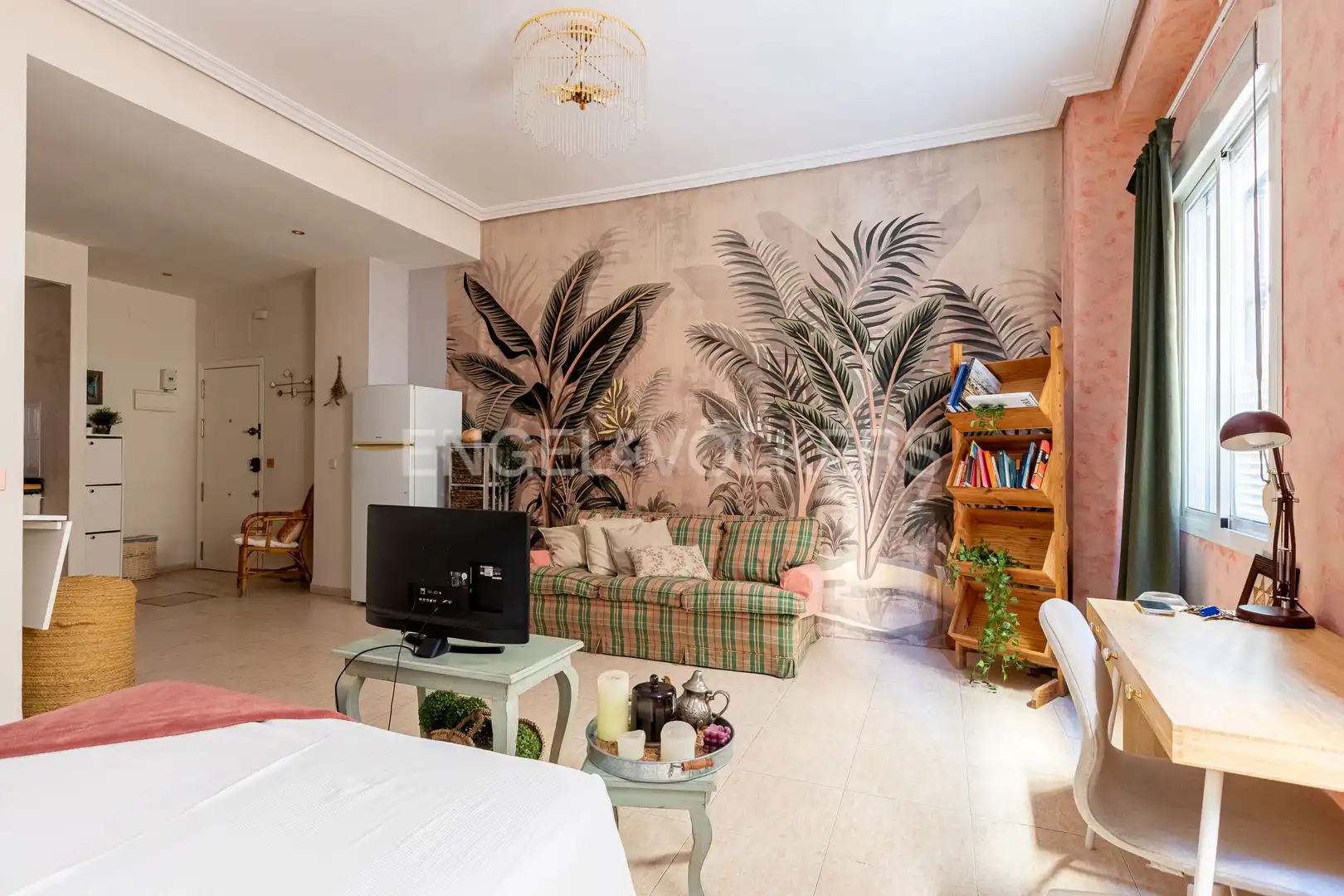 Study for rent in Santa Catalina