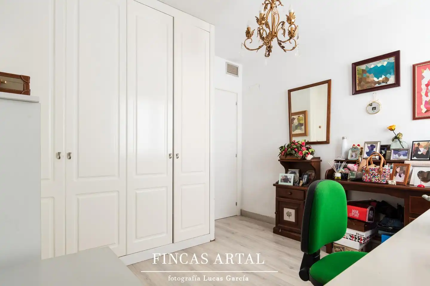 Bedroom of Houses for sale in Zaragoza  with Air Conditioner, Heating and Private garden
