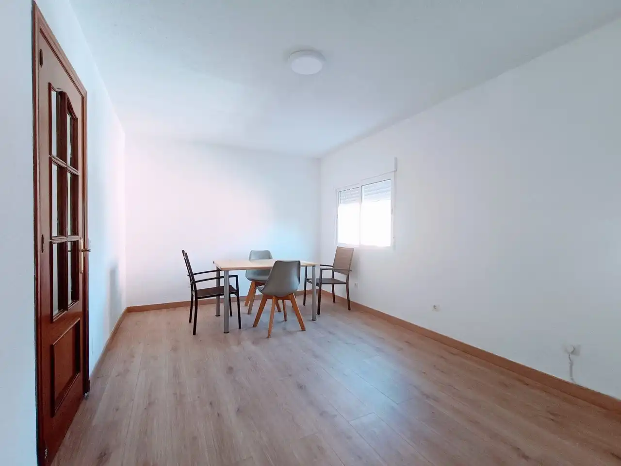 Dining room of Flat for rent in Madrid  with Air Conditioner and Oven