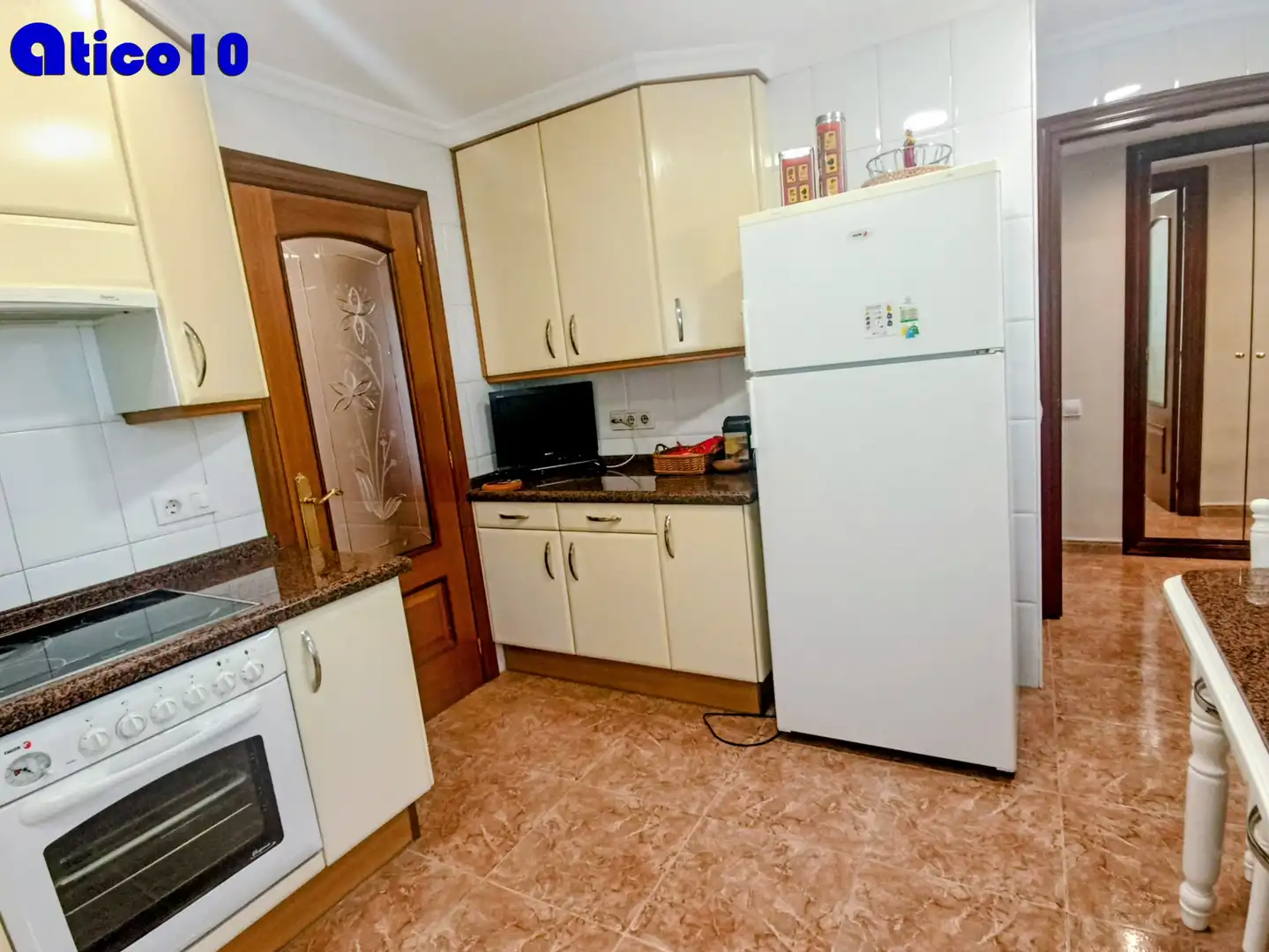 Küche von Wohnung zur Miete in Oviedo  mit Heizung, Terrasse und Möbliert