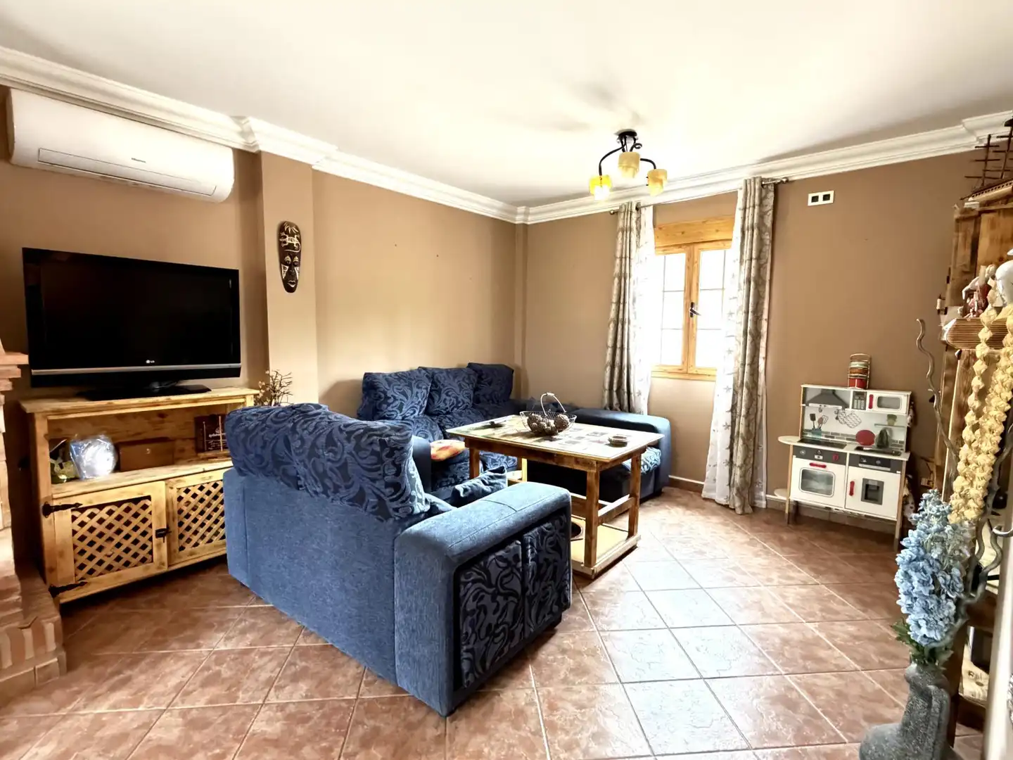 Living room of Country homes for sale in Valle de Abdalajís  with Air Conditioner, Heating and Private garden