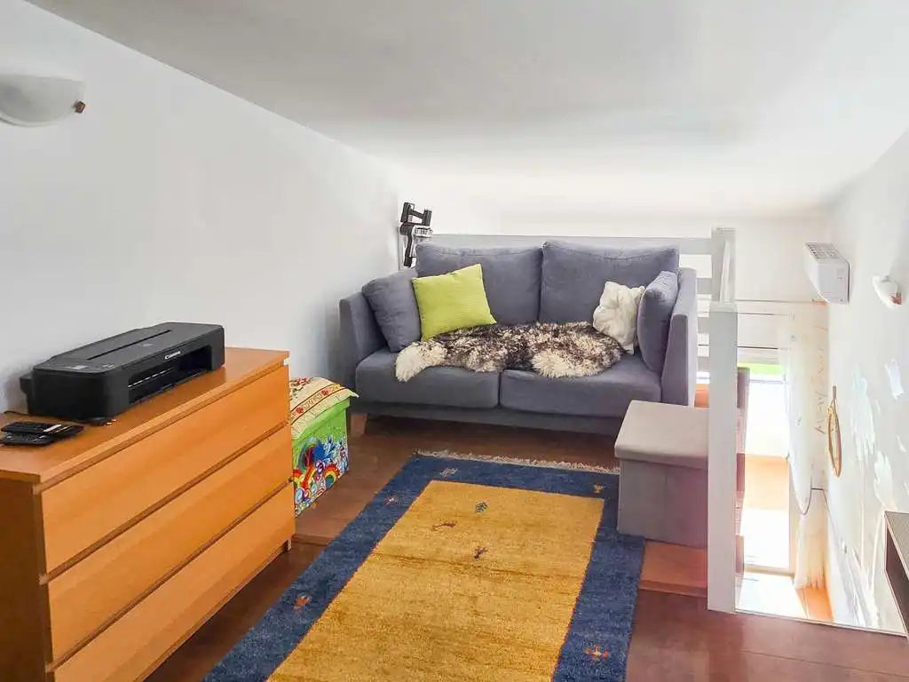 Sala d'estar de Àtic en venda en L'Escala amb Terrassa, Moblat i Piscina comunitària