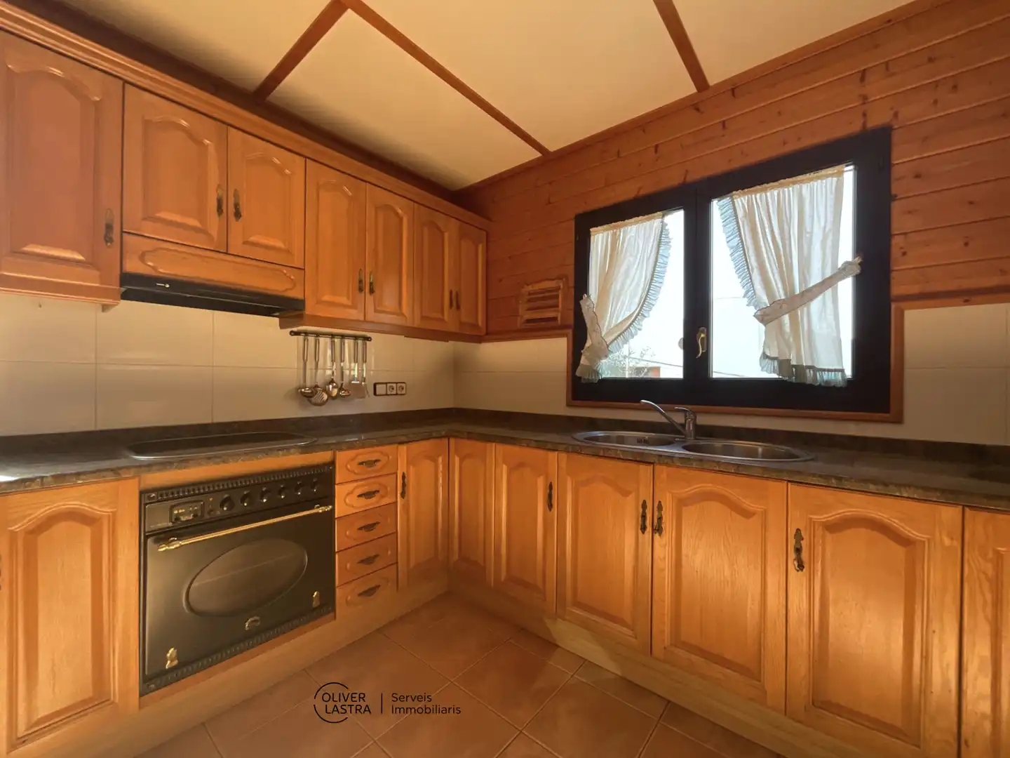 Cocina de Casa o chalet en venta en Sant Andreu de la Barca con Aire acondicionado, Calefacción y Jardín privado