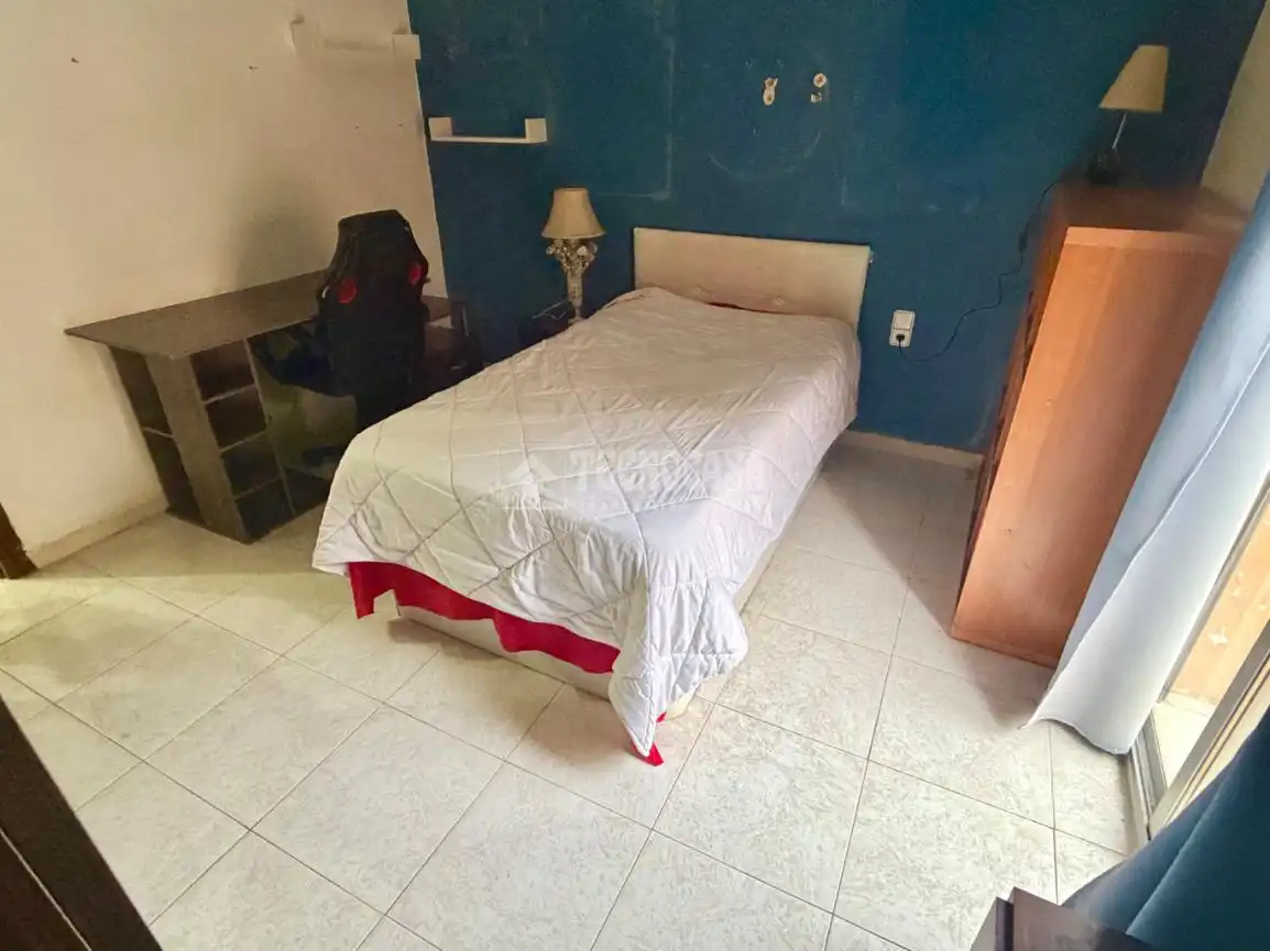 Bedroom of Flat for sale in Valencia  with Air Conditioner and Balcony