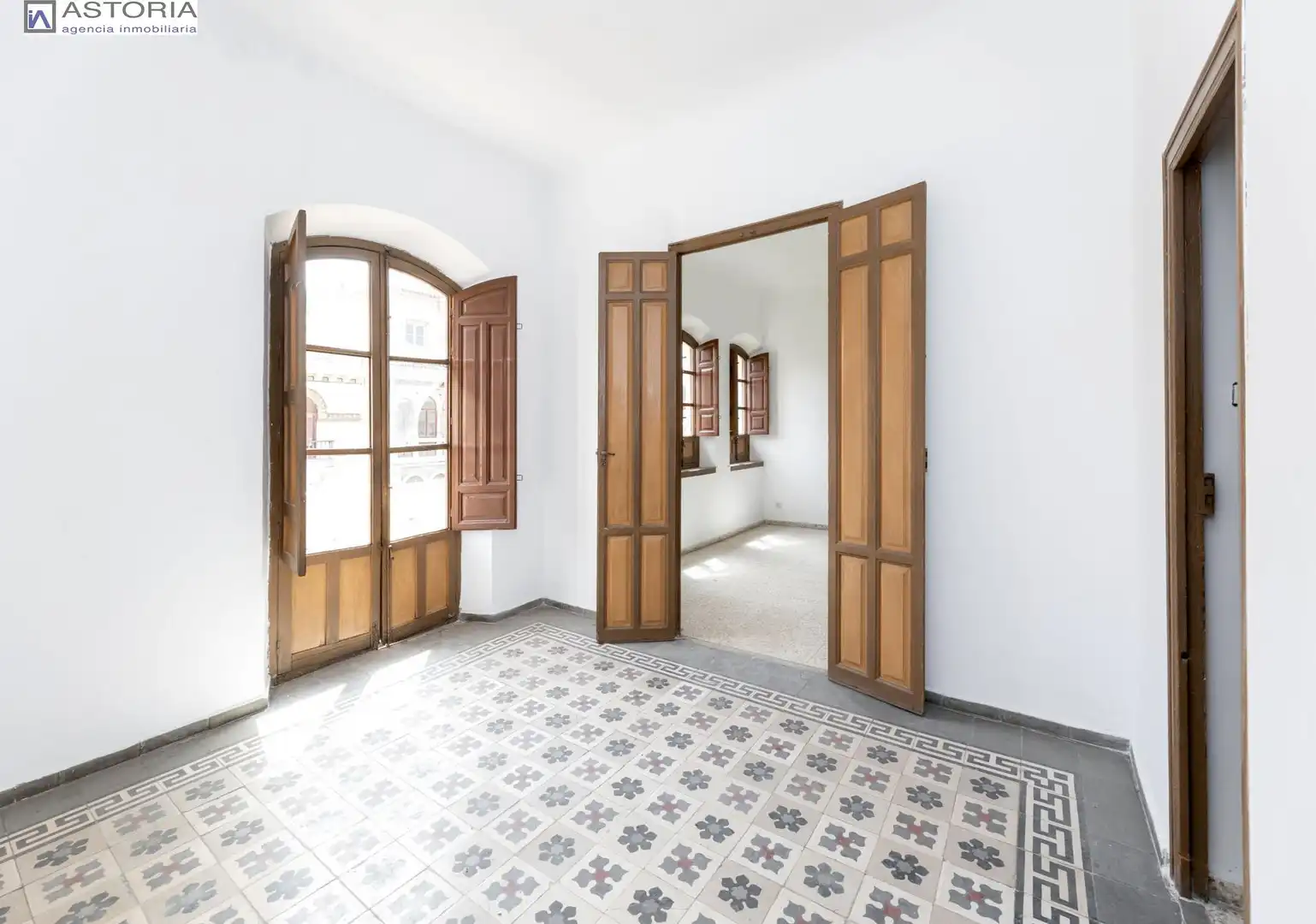 Ático en venta en Granada con Balcón