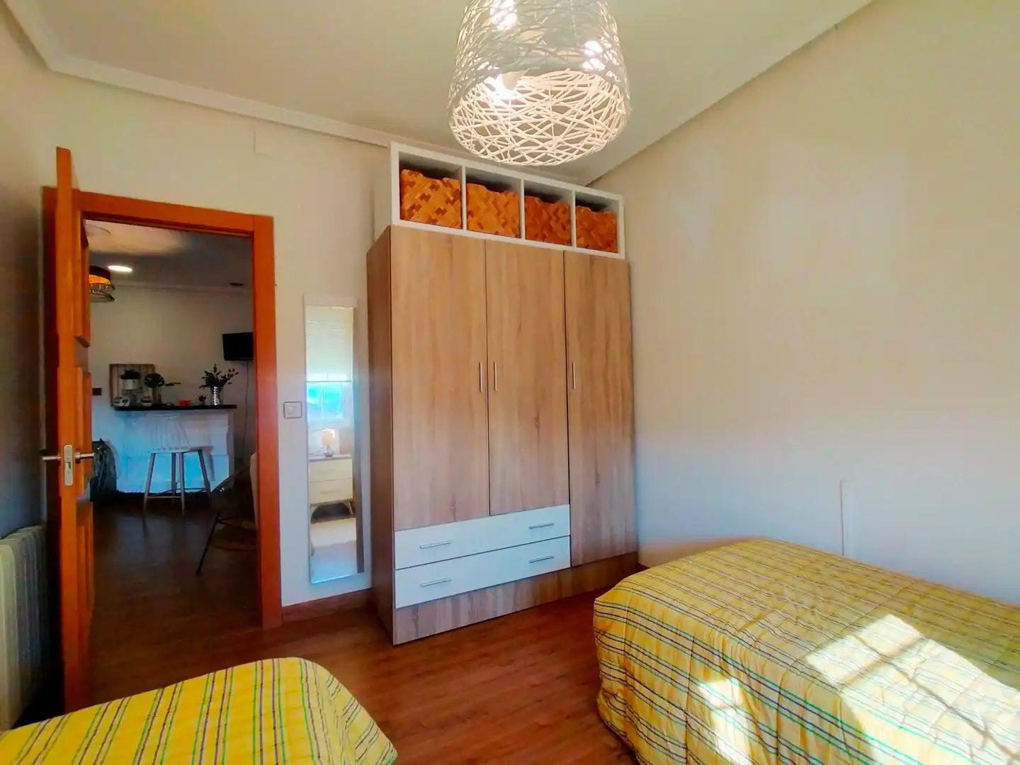 Schlafzimmer von Dachboden zum Verkauf in Pravia mit Heizung, Terrasse und Möbliert