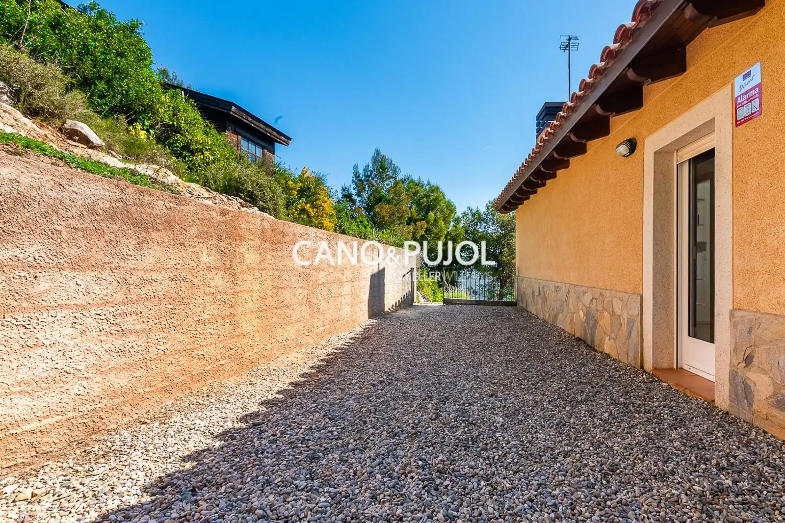 Casa o chalet en venta en Corbera de Llobregat con Calefacción, Terraza y Trastero