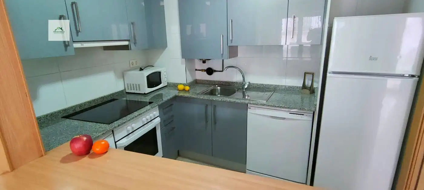 Cocina de Piso de alquiler en Huesca con Calefacción, Terraza y Amueblado