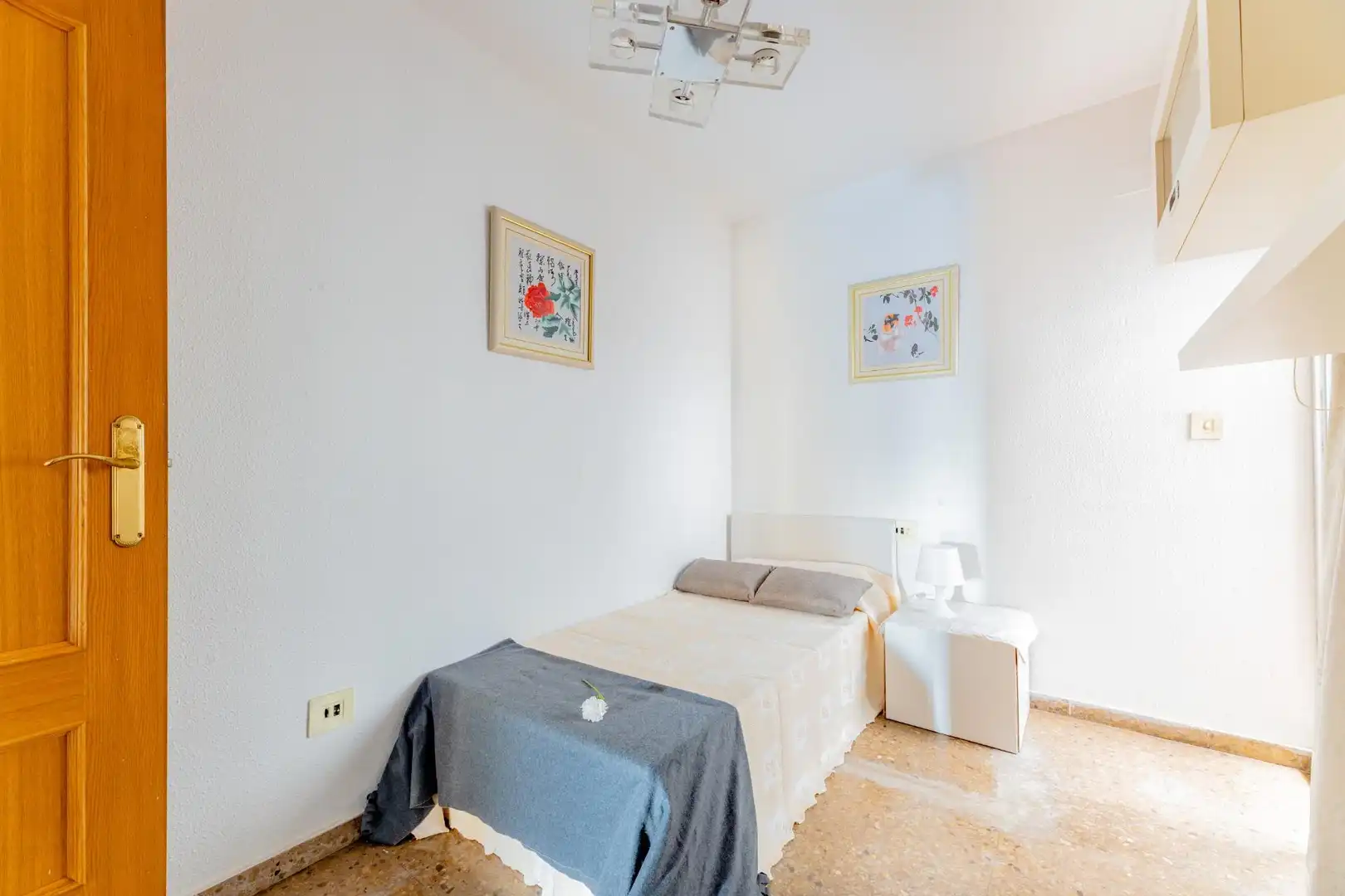 Habitación de Piso en venta en Valencia con Trastero, Balcón y Alarma