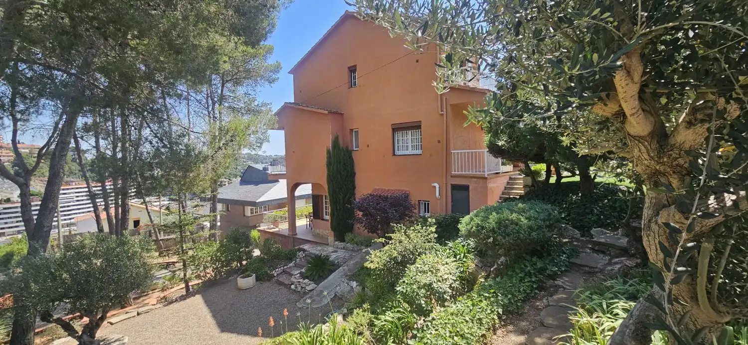Vista exterior de Casa o chalet en venta en Corbera de Llobregat con Aire acondicionado, Calefacción y Terraza