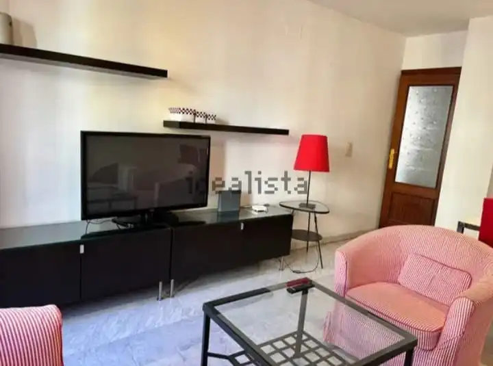 Flat with lift to rent in Plaza de la Universidad
