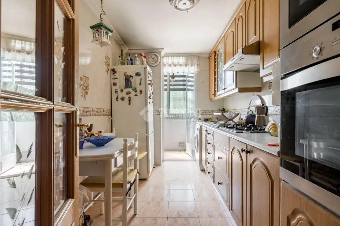 Cuina de Pis en venda en Madrid amb Calefacció, Parquet i Moblat