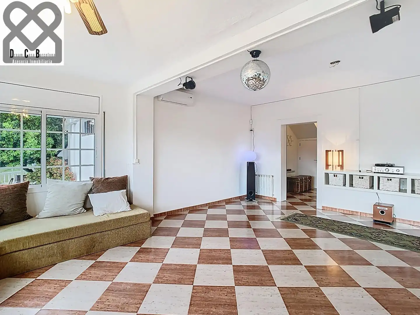 Sala d'estar de Casa o xalet en venda en Caldes de Montbui amb Aire condicionat, Calefacció i Jardí privat