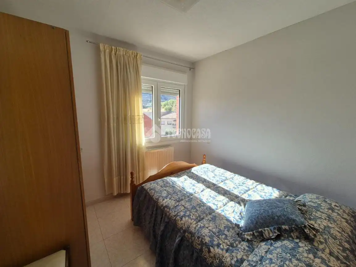 Schlafzimmer von Einfamilien-Reihenhaus zum Verkauf in Jadraque mit Heizung
