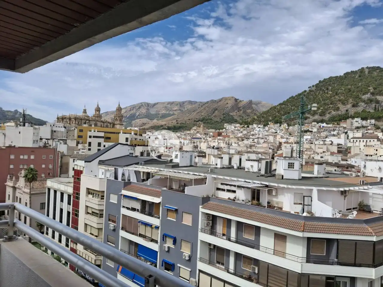 Vista exterior de Apartamento de alquiler en Jaén con Aire acondicionado, Amueblado y Balcón