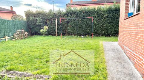 Foto 2 de Casa adosada en venta en La Fresneda, Siero