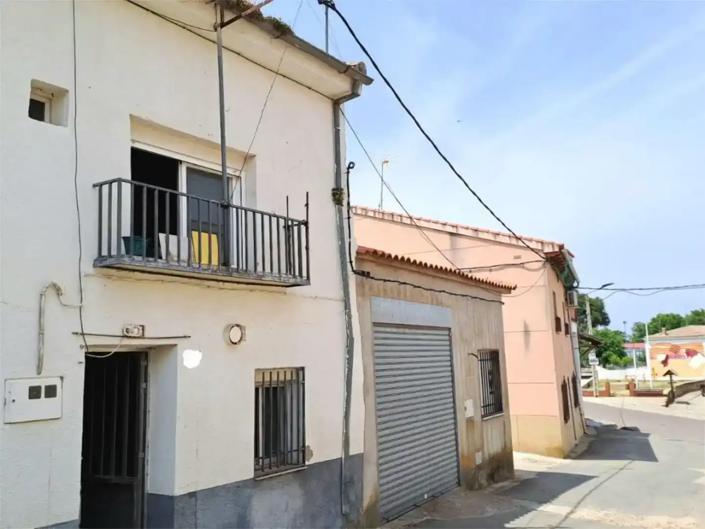 Vista exterior de Casa adosada en venda en Valdelacasa de Tajo
