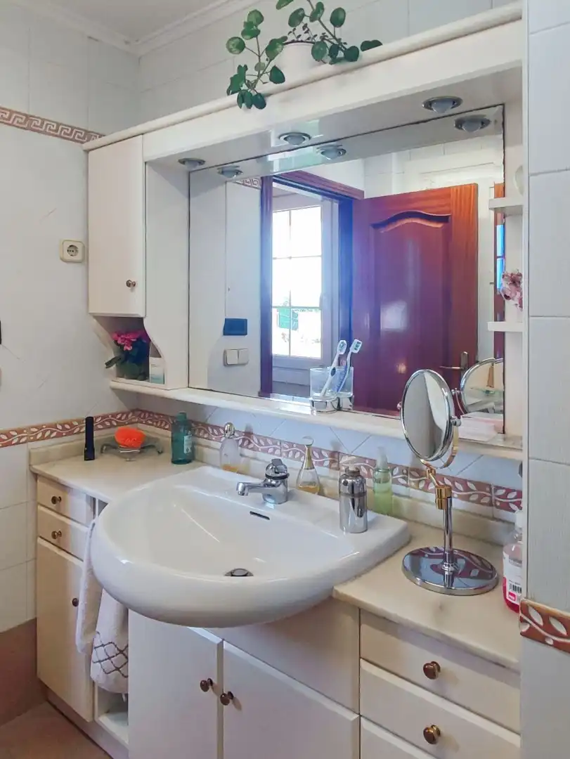 Baño de Casa o chalet en venta en A Coruña Capital  con Calefacción, Jardín privado y Parquet