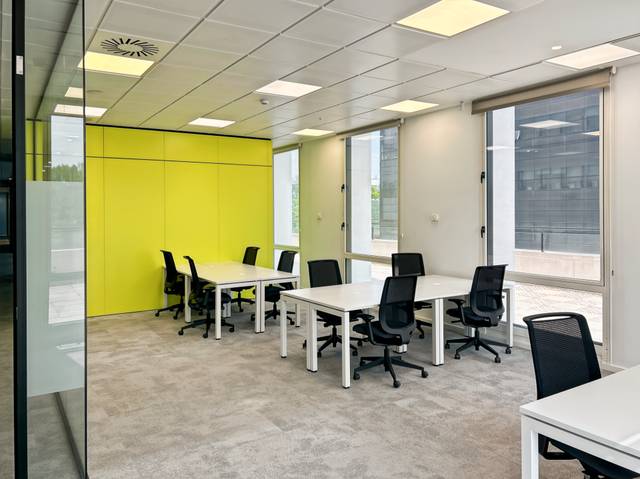 Oficina en Alquiler en Calle de la Ribera del Loira, 16 en Corralejos - Campo de las Naciones