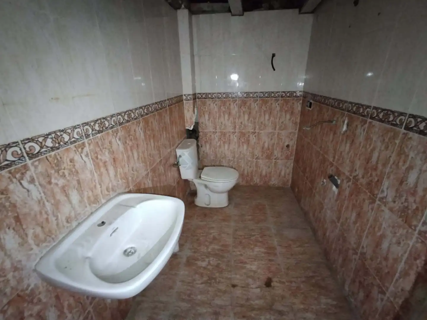 Bany de Pis en venda en Sant Mateu amb Traster