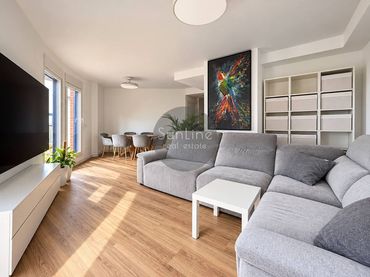 Duplex con piscina in vendita a DE RAFAEL LAPESA MELGAR GRAMATIC I LINGÜISTA