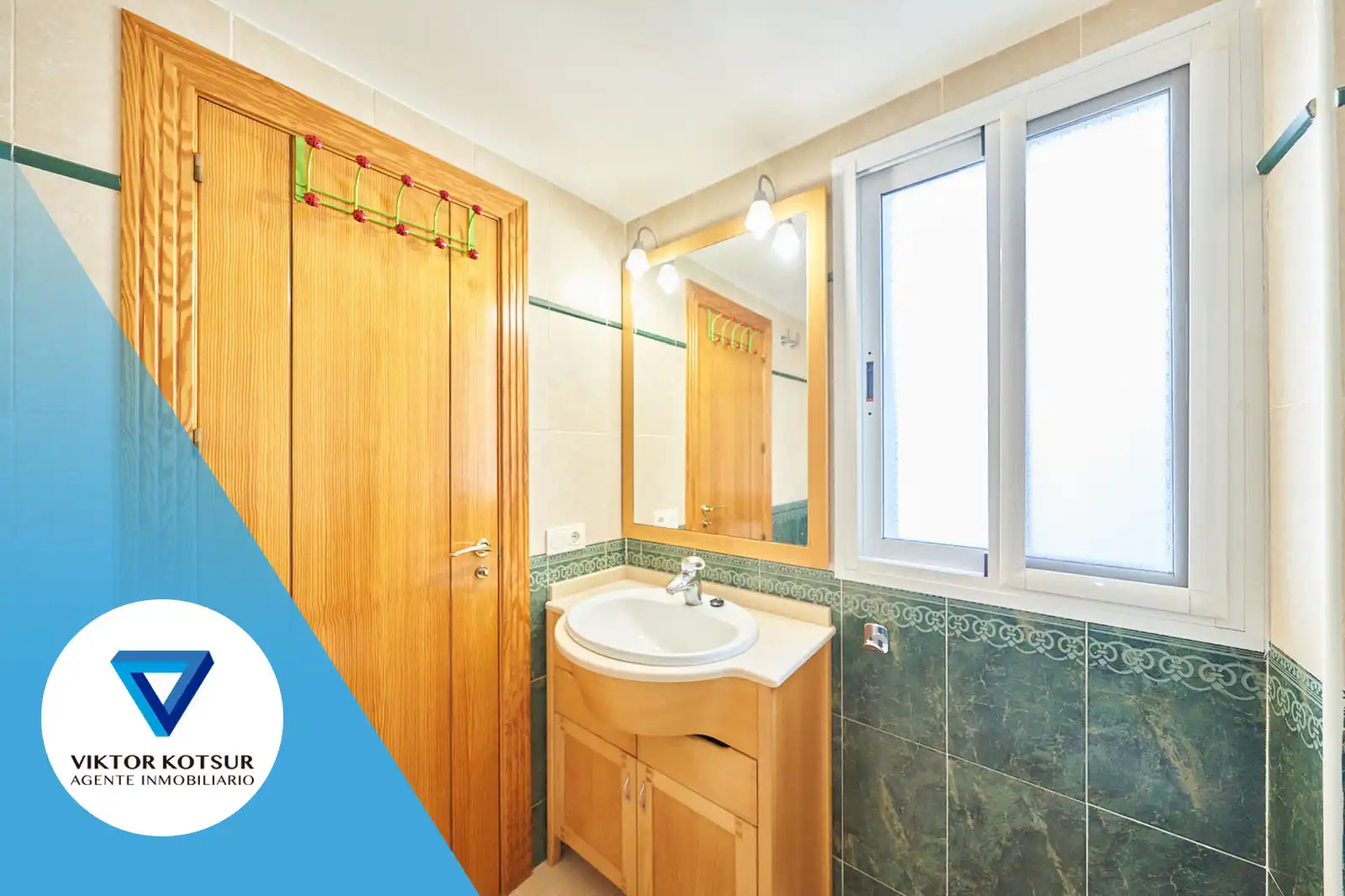 Bathroom of Attic for sale in Roquetas de Mar  with Air Conditioner, Heating and Terrace