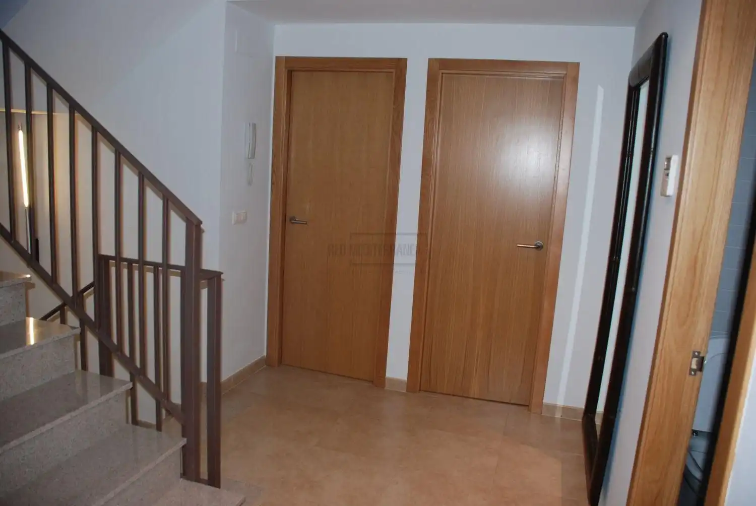 Einfamilien-Reihenhaus zum Verkauf in Gandia mit Klimaanlage, Terrasse und Abstellraum