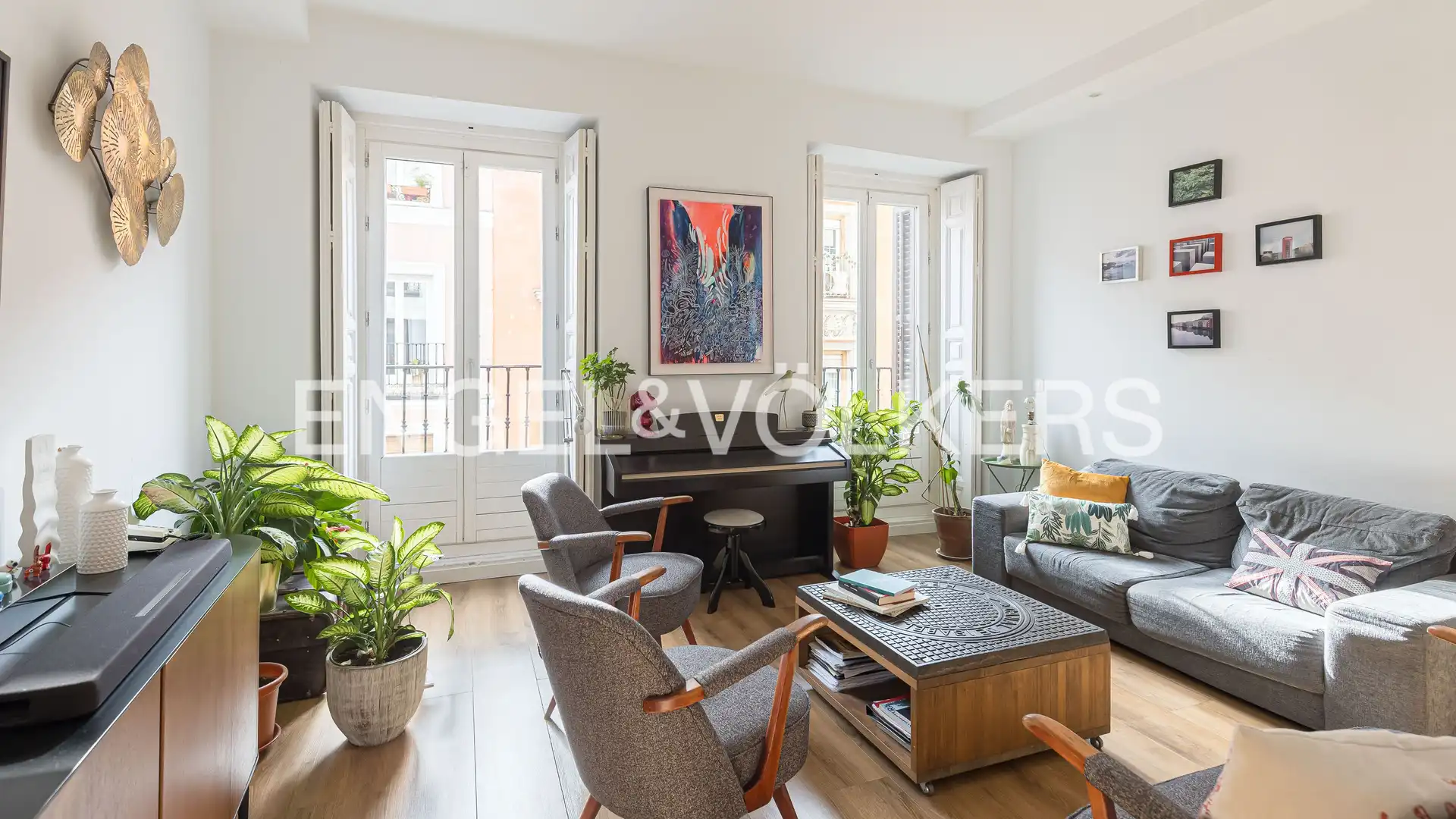 Sala d'estar de Pis en venda en  Madrid Capital amb Aire condicionat, Calefacció i Balcó