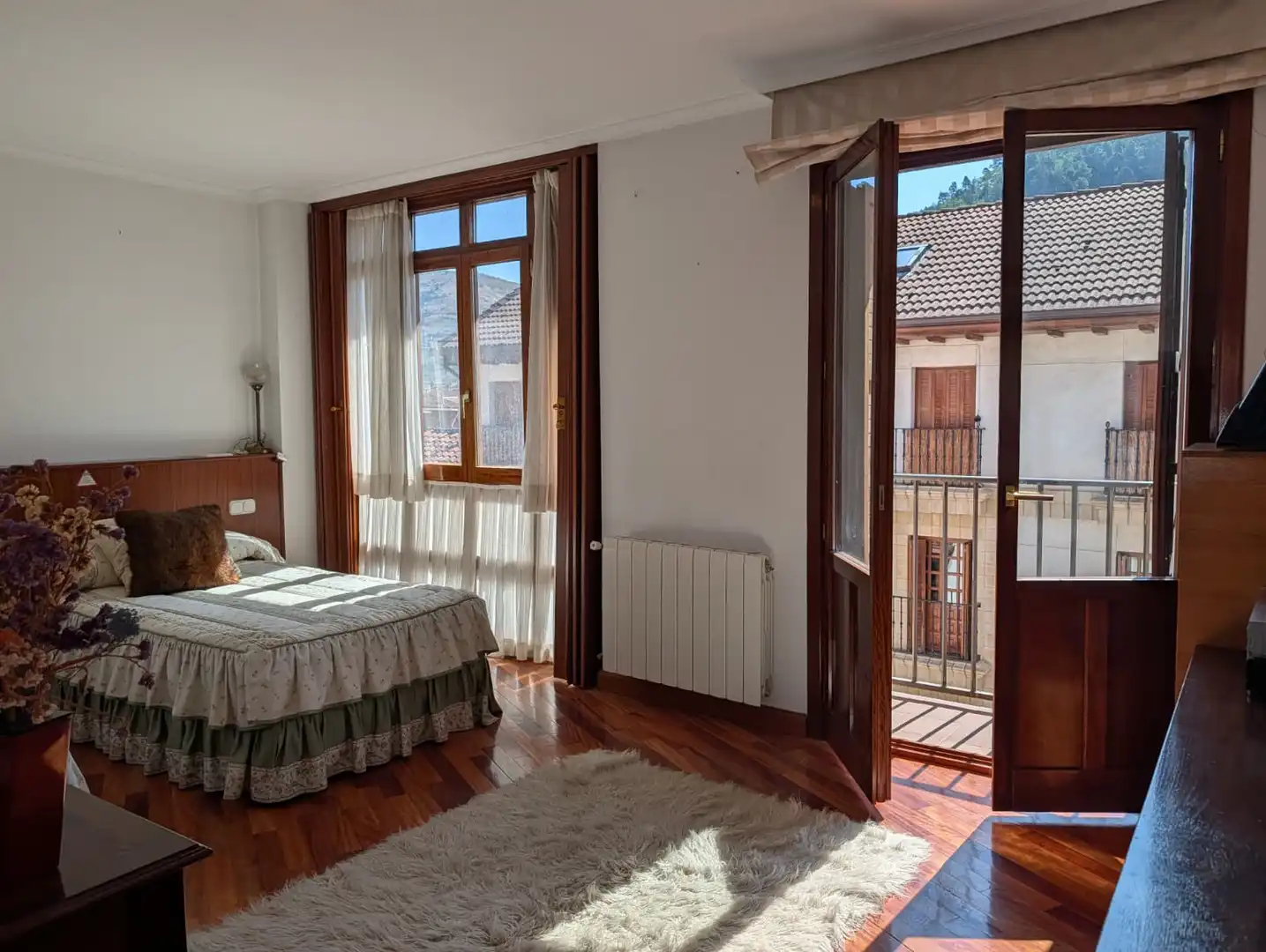Habitación de Apartamento en venta en Ezcaray con Calefacción, Terraza y Trastero